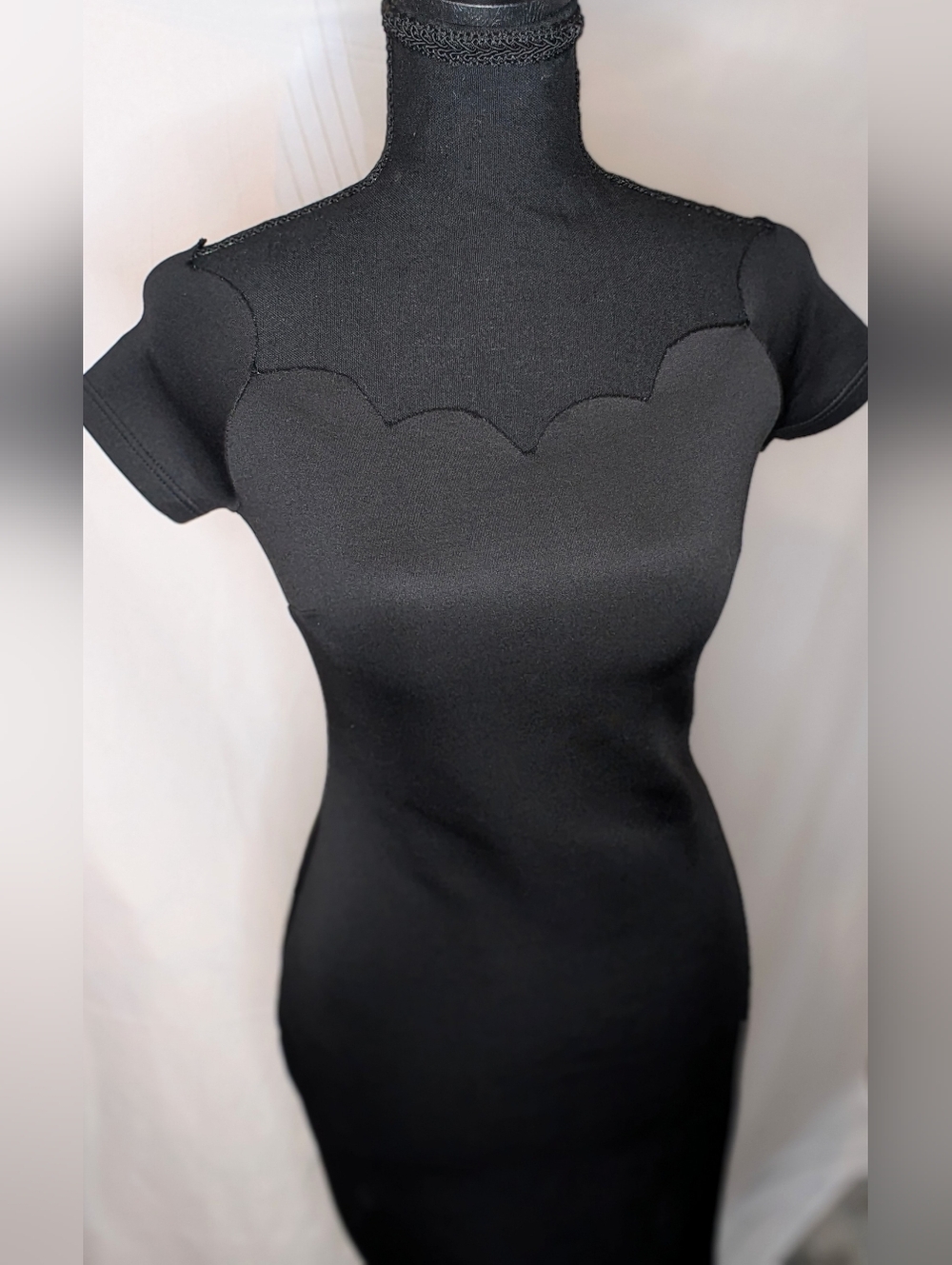 Black Off Shoulder Scallop Bodycon Mini Dress | Fitted S/M